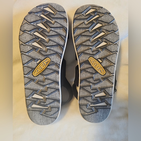 Women's KEEN Elle Criss Cross Sandals - Picture 7 of 8